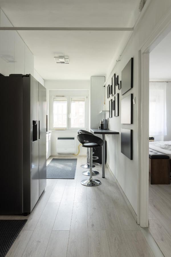Ferienwohnung Smart Square With Free Parking Debrecen Exterior foto